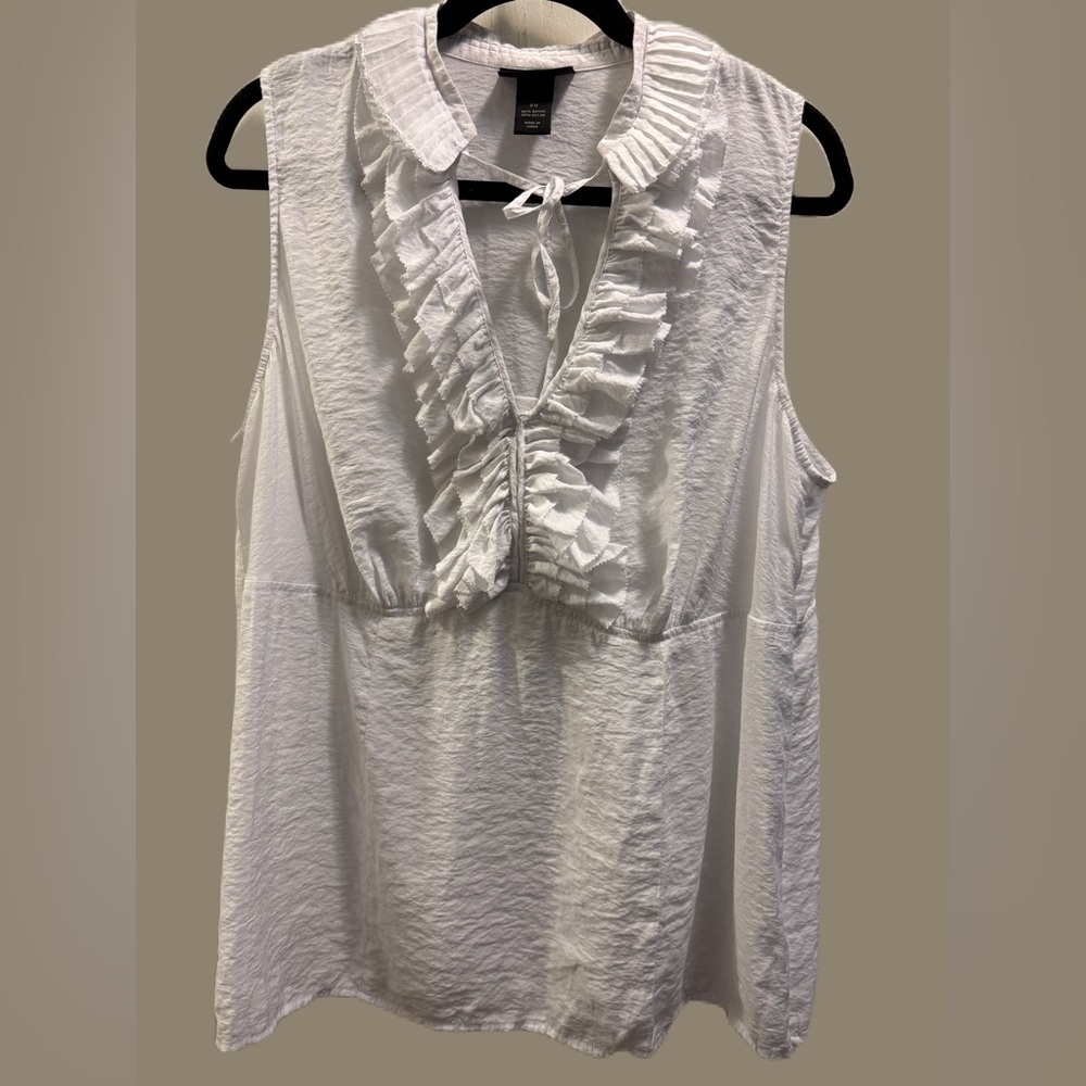 Lane Bryant Sleeveless ruffled Crinkle blouse White SZ 20 EUC